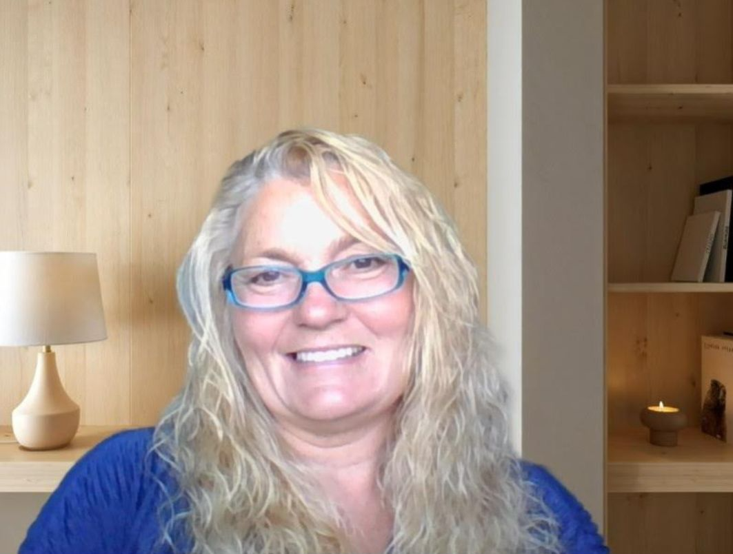 Oregon therapist specializing in CBT, trauma therapy, helping individuals manage anxiety, depression, and addicton.